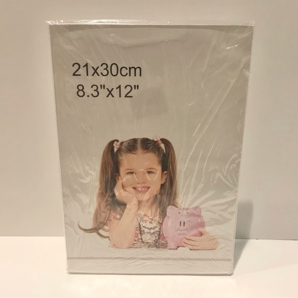 ❌Must Bundle❌📷 8.3 x 12 Clear Plastic Stand Up Photo Holder NWT